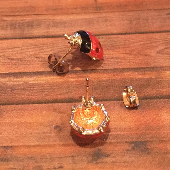 Last One ! Ladybug Earrings - Picture 2 of 7
